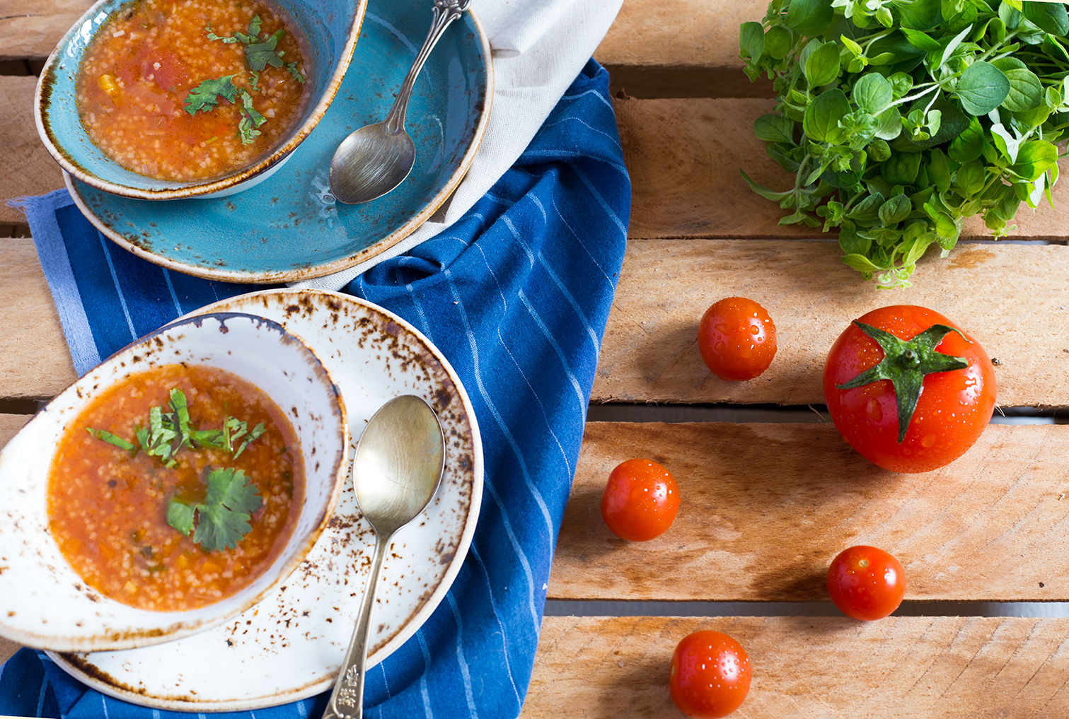 Томатный суп с кускусом и чечевицей