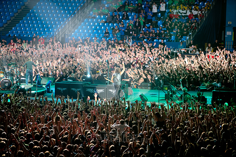 I live in moscow. Metallica Москва 2010. Олимпийский Metallica. Металика 2010 Олимпийский. Металлика концерт Олимпийский.