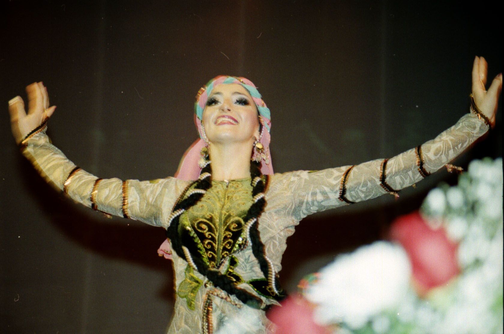 Танцы азербайджана. Азербайджанский национальный танец. Национальные танцы Азербайджана. Азербайджанская культура. Азербайджанский народный танец.