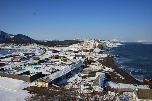 Поселок горячий. Южно Курильск поселок Лагунное. Кунашир поселок Лагунное. Остров Кунашир Лагунное. О Кунашир п Лагунное.