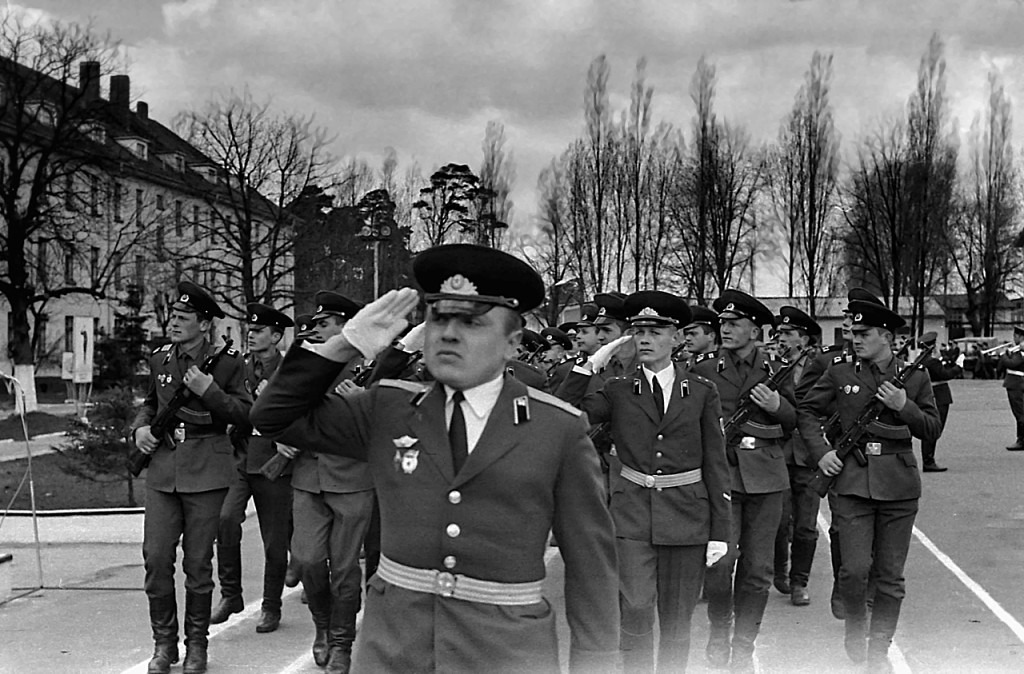 Нойштрелиц гсвг. Нойштрелиц Германия. Нойштрелиц Германия военный городок. Нойштрелиц военный городок дивизия. ГСВГ Нойштрелиц.